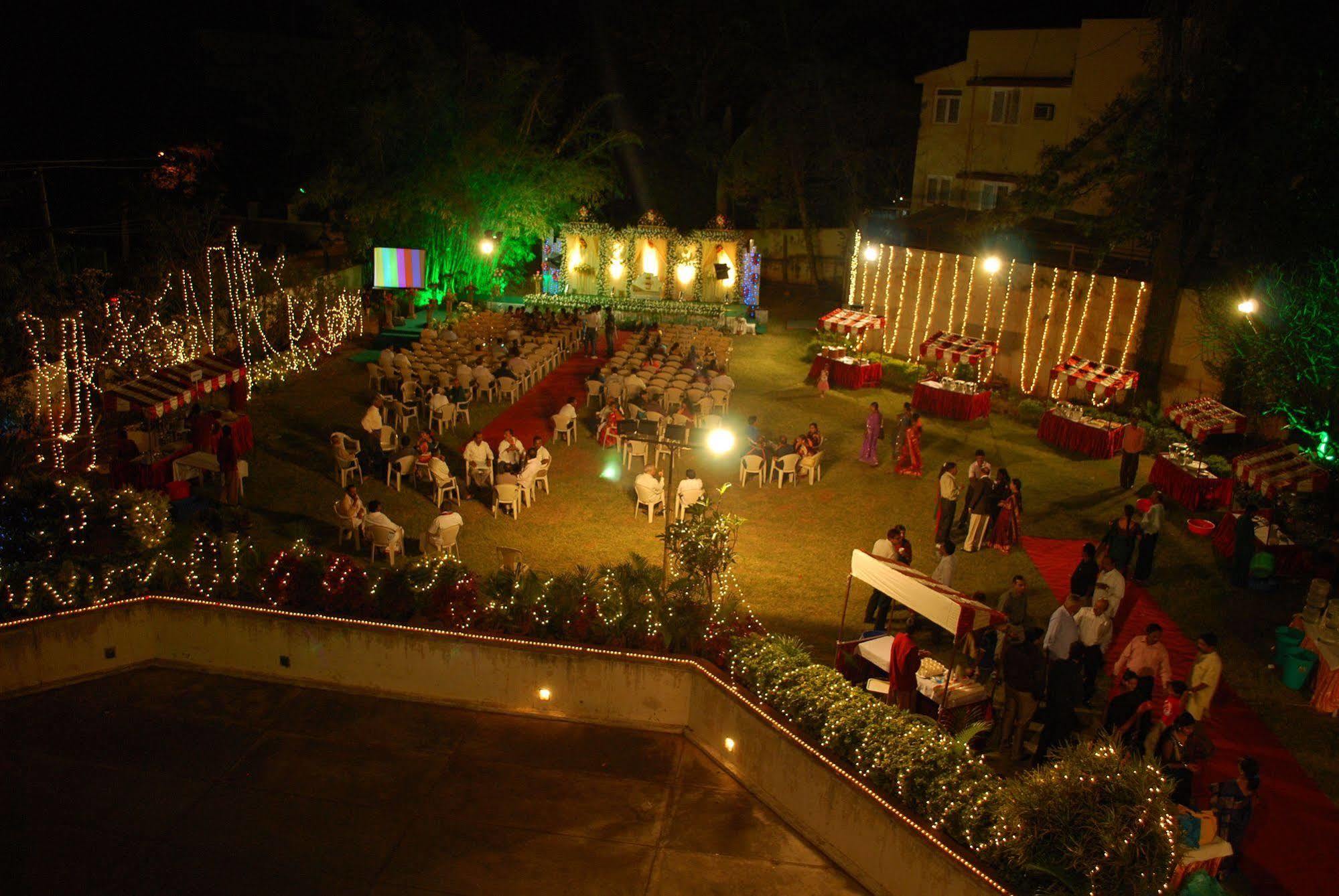 Hotel Paradise - Mysore Dasaprakash Group Kültér fotó