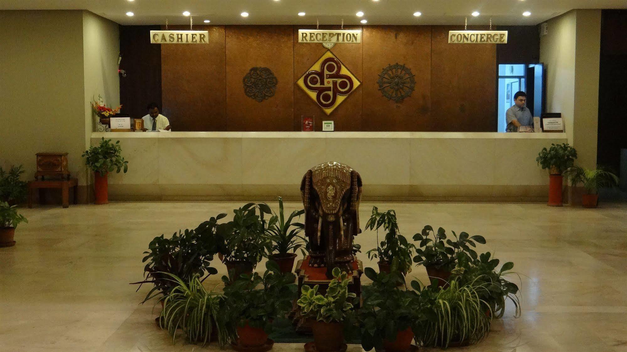 Hotel Paradise - Mysore Dasaprakash Group Kültér fotó