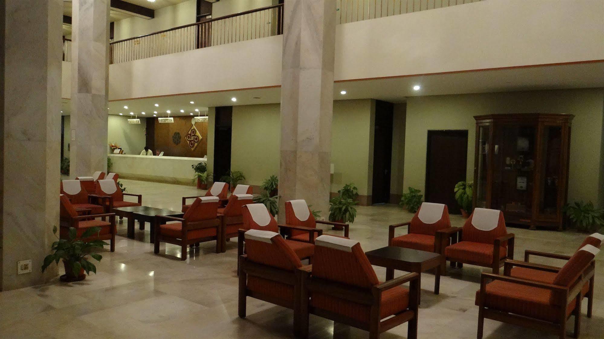 Hotel Paradise - Mysore Dasaprakash Group Kültér fotó