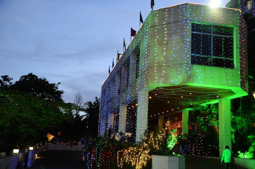 Hotel Paradise - Mysore Dasaprakash Group Kültér fotó