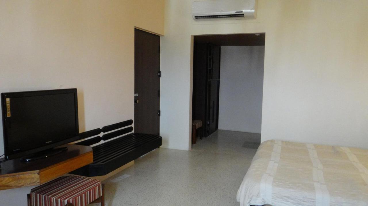 Hotel Paradise - Mysore Dasaprakash Group Kültér fotó